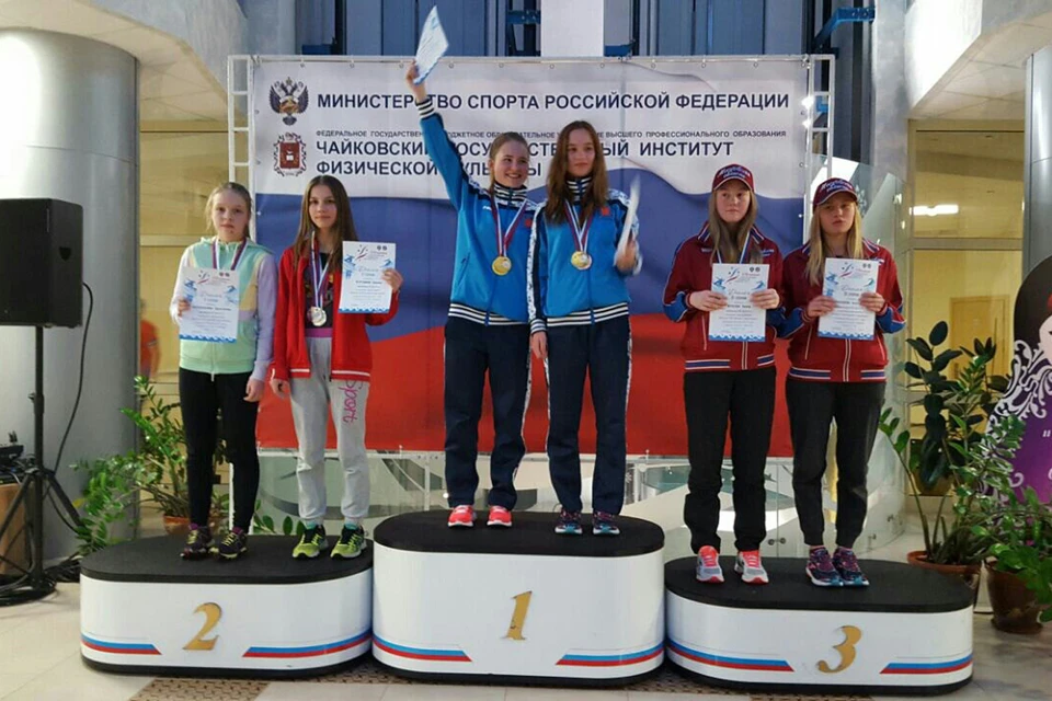 В командных соревнованиях среди девушек победу одержала команда Санкт-Петербурга (Яковлева Мария, Яковлева Лидия). Фото: Из соцсетей