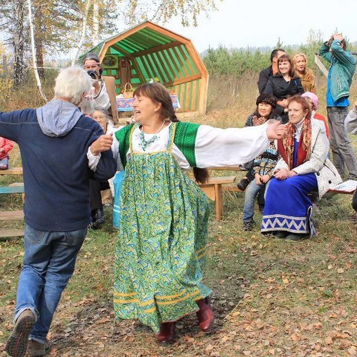 Поселения родовых поместий. Родовое поместье Звенящие кедры России. Секта Мегре Анастасийцы. Звенящие кедры России родовые поместья.