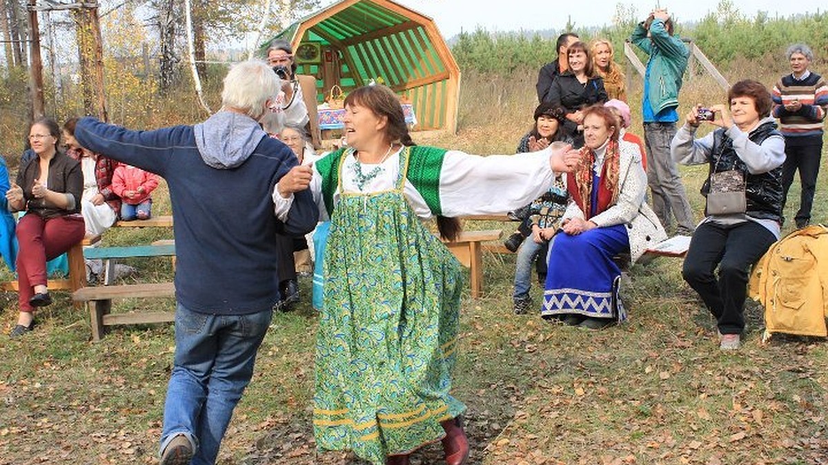 Экодеревня или секта: в Иркутской области 26 семей поселились в лесу,  отказавшись от медицины - KP.RU