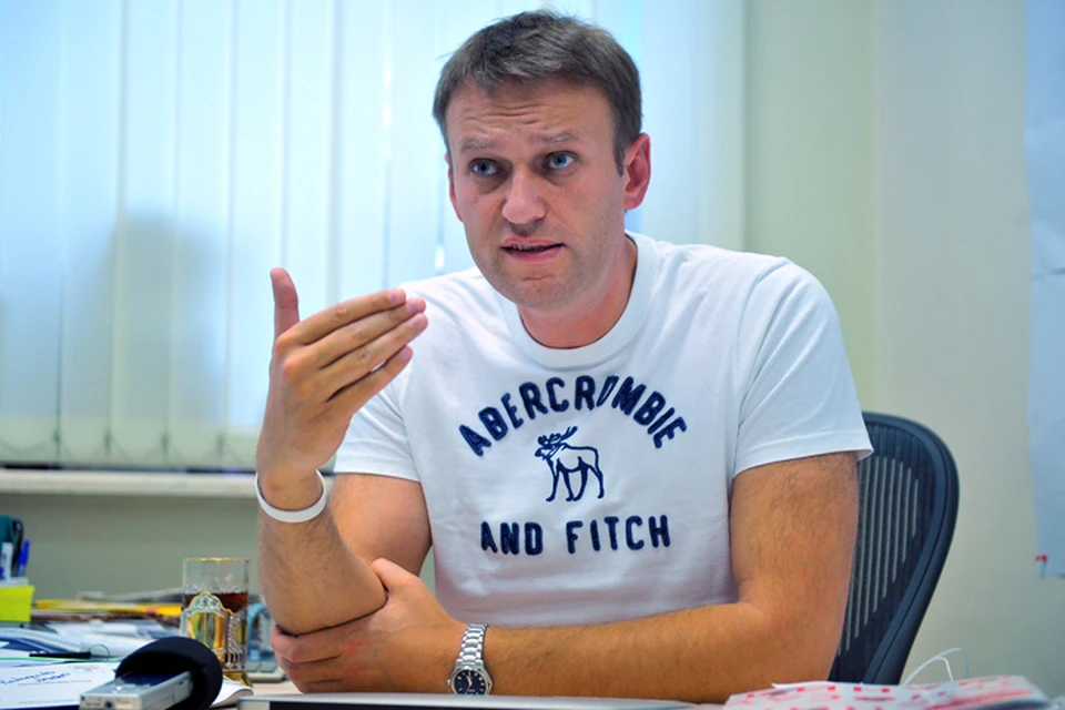 Еще недавно на просьбу выдать такой документ Навальный получил отказ. Но вдруг ему приходит в голову повторить такую просьбу, обратившись уже ...в Администрацию президента
