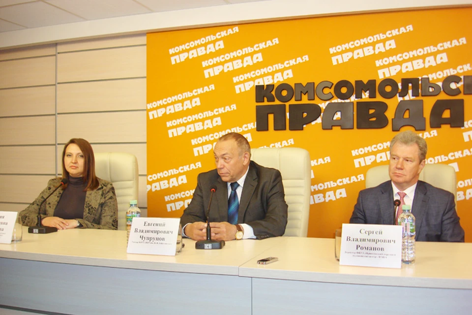 В пресс-центре «Комсомольской правды» в Нижнем Новгороде» слева направо: Мария Ведунова, Евгений Чупрунов, Сергей Романов.