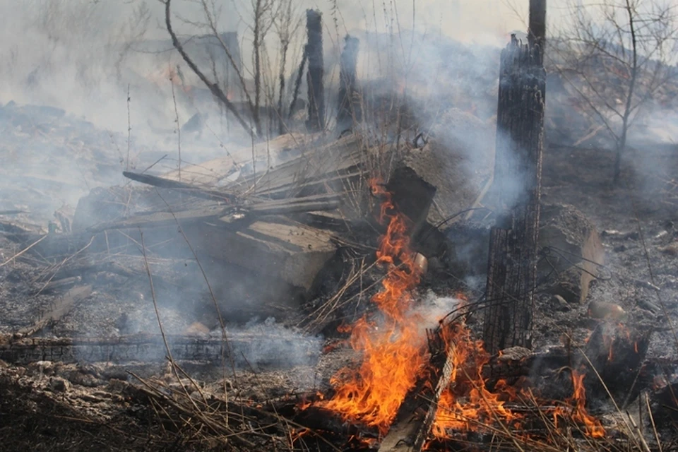 Крупный пожар уничтожил 150 дачных участков в иркутской Вихоревке