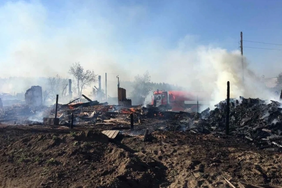 В поселке сгорели пять домов.