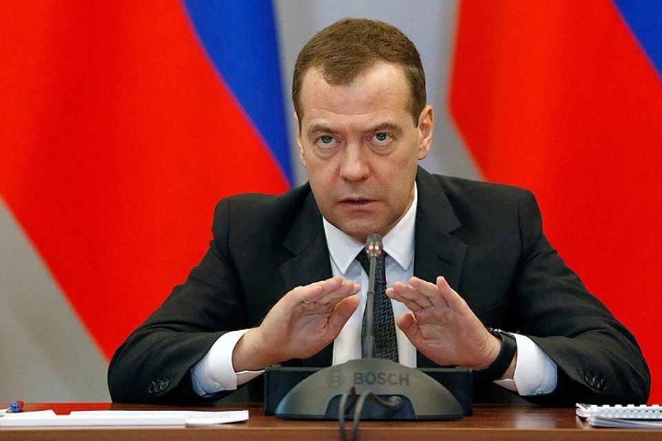 Теперь подписанные Медведевым поправки будут внесены в Правила дорожного движения. Фото: Дмитрий Астахов/пресс-служба правительства РФ/ТАСС