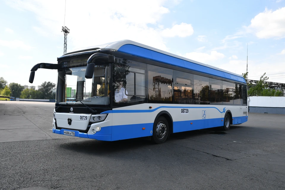 В течение трех лет Москва должна полностью отказаться от автобусов на моторном топливе, заменив их электробусами.