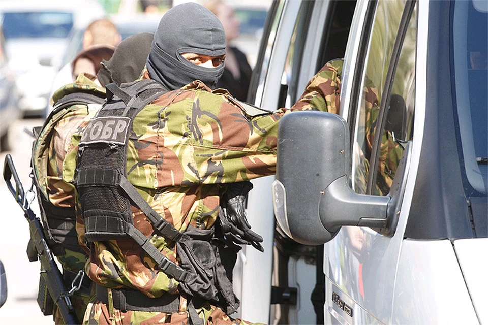 Сотрудниками спецслужб в Петербурге задержаны выходцы из Средней Азии, готовившие теракты на транспорте.