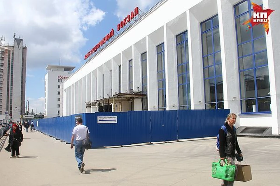 Московский вокзал и аэропорт "Стригино" оцепили из-за сообщения о бомбе