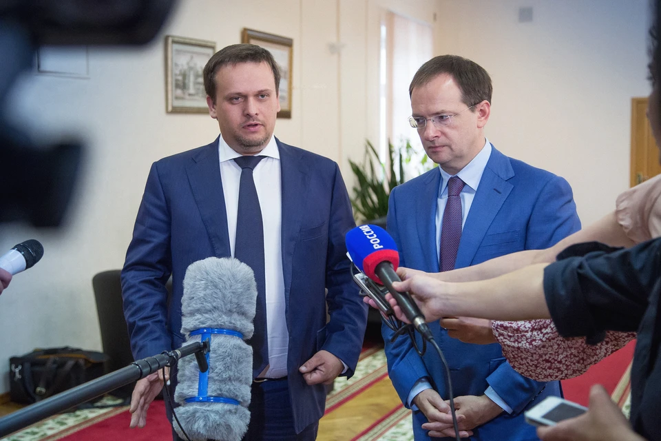Врио губернатора Новгородской области Андрей Никитин и министр культуры России Владимир Мединский.