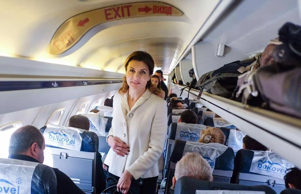 Марину Порошенко "случайно" засняли в салоне самолета.