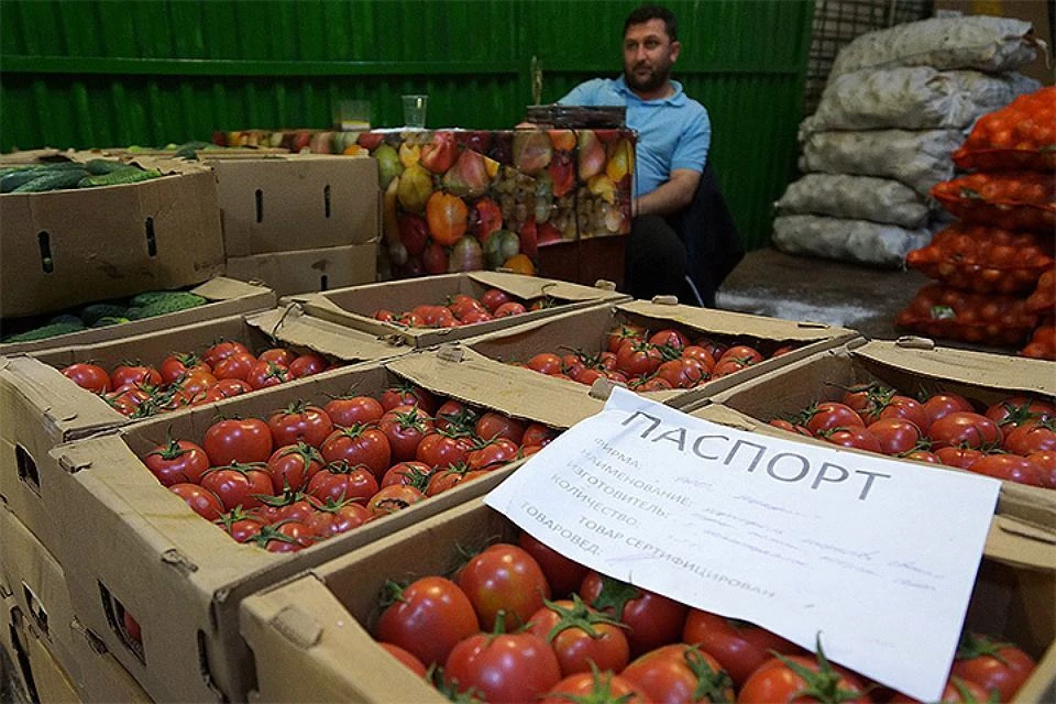 Если сейчас завалить прилавки дешевыми турецкими помидорами, то российские тепличные хозяйства могут разориться.