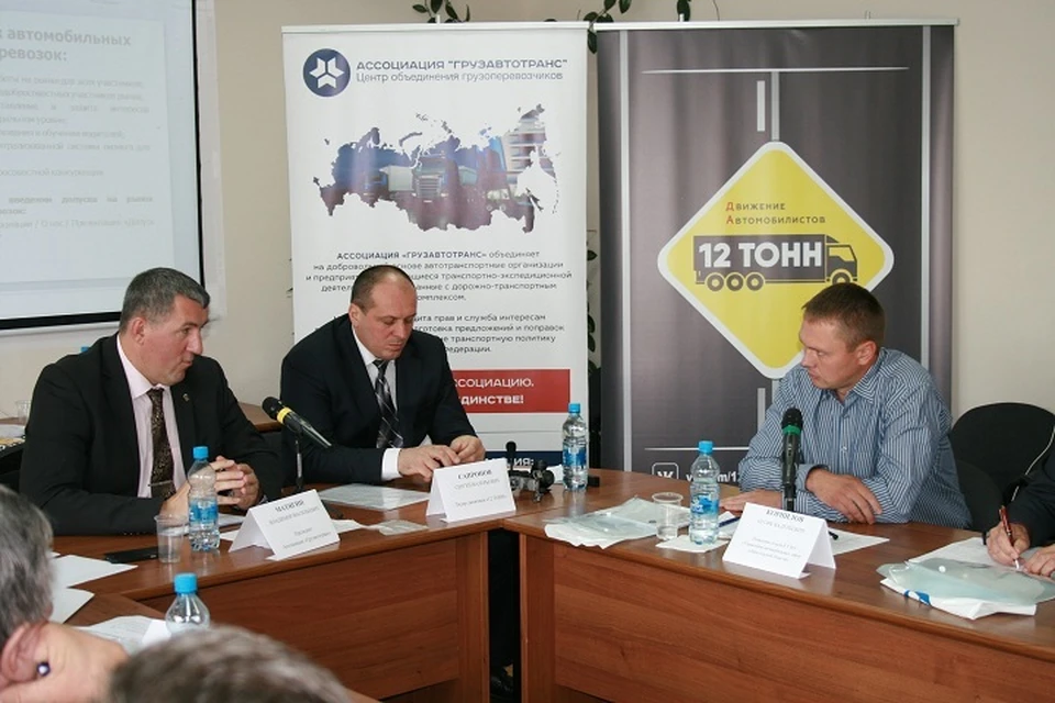 Владимир Матягин и Сергей Сапронов приехали в Вологду, чтобы обсудить проблемы грузоперевозок.