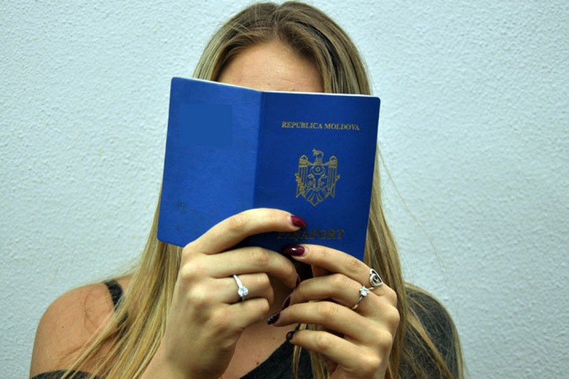 Себестоимость молдавского биометрического паспорта составляет около 3 евро, а платим мы за него в 10 раз больше