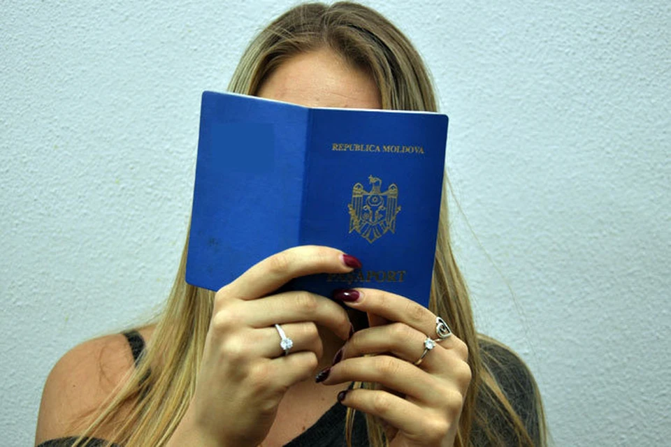 Себестоимость молдавского биометрического паспорта составляет около 3 евро, а платим мы за него в 10 раз больше