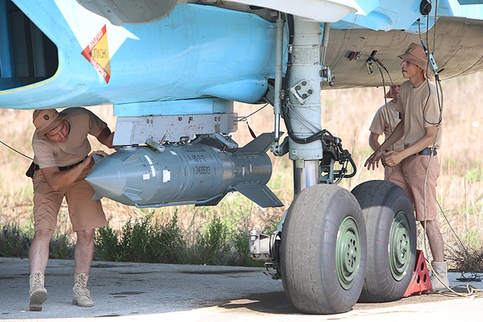 Для поражения данной цели из состава дежурных сил российской авиации в Сирии были назначены самолеты Су-34