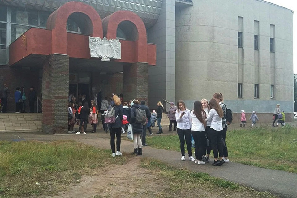 В Нижнем Новгороде вновь массово эвакуируют школы 5 октября 2017 года.