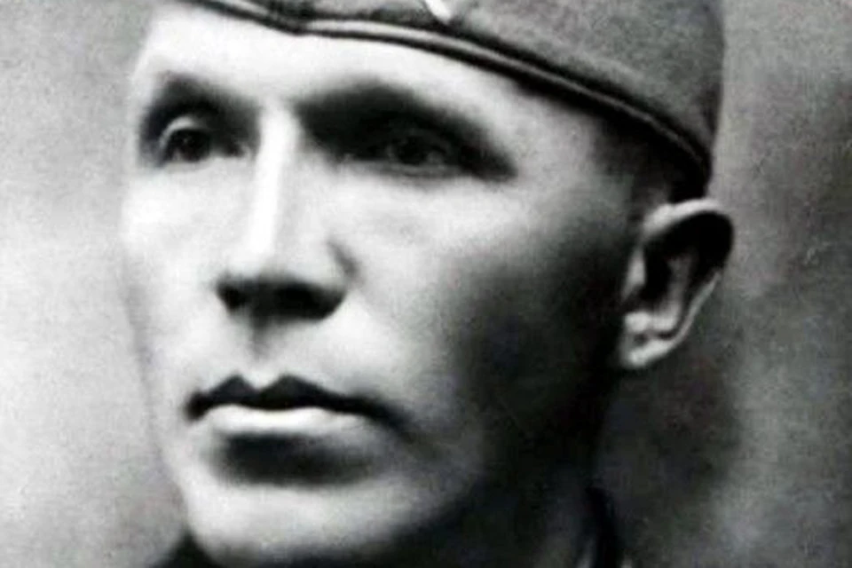 Во время Великой Отечественной войны Николай Кузнецов действовал в тылу противника под именем офицера Пауля Зиберта.