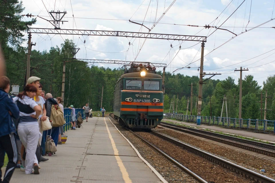 В поселке Солдатка 14-летний школьник, после удара током упал на пути, где ему отрезало ноги