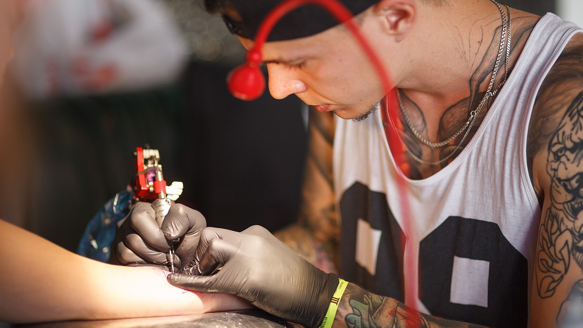 Лазерное удаление тату в Перми - цены на удаление татуировок и татуажа лазером