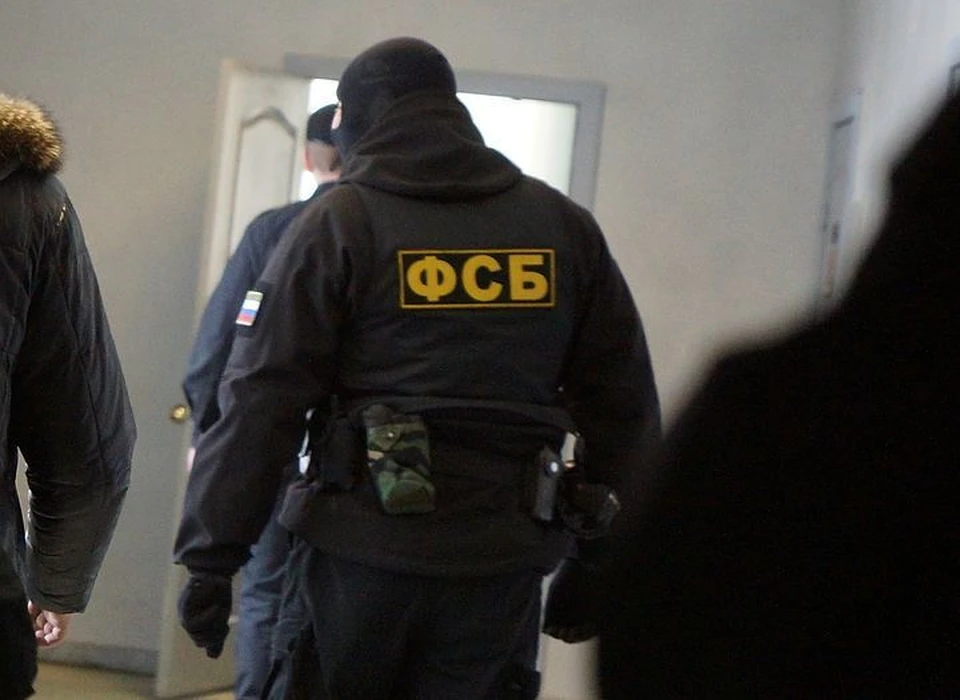 Сотрудники ФСБ задержали полицейского при получении денег