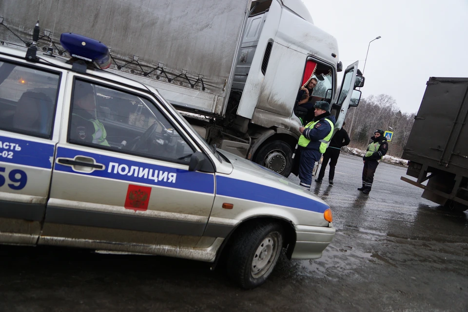 Грузовикам не место в городе. Фото: Алексей Булатов