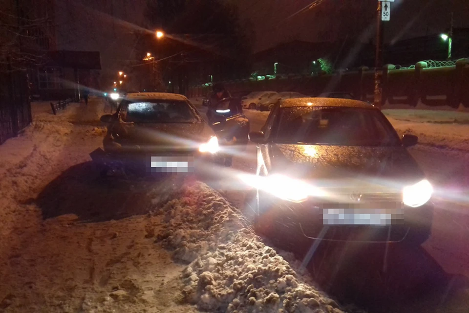Пьяный лихач на «Опеле» протаранил толпу пешеходов на проспекте Гагарина. Водителя удалось догнать лишь на Артельной. Фото: Сардор ИСМАИЛОВ