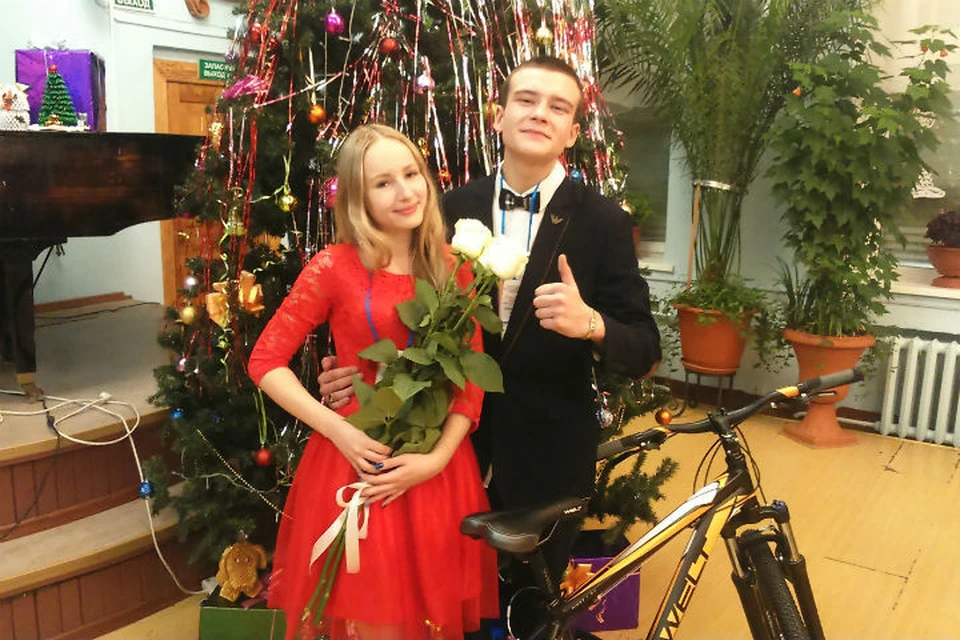 Победители Алена Подрезова и Олег Разгулов.