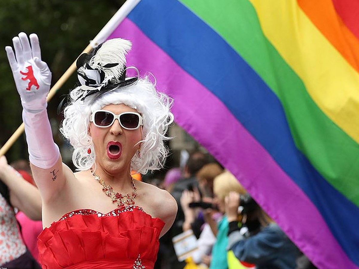 Латвия посвятит юбилею республики масштабный гей-парад - KP.RU