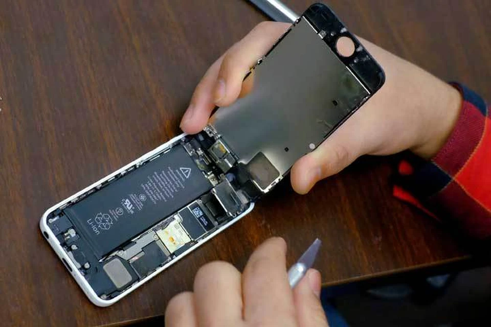 В Apple готовы заменить батарею в телефонах, которые стали медленнее работать, но только после специального тестирования
