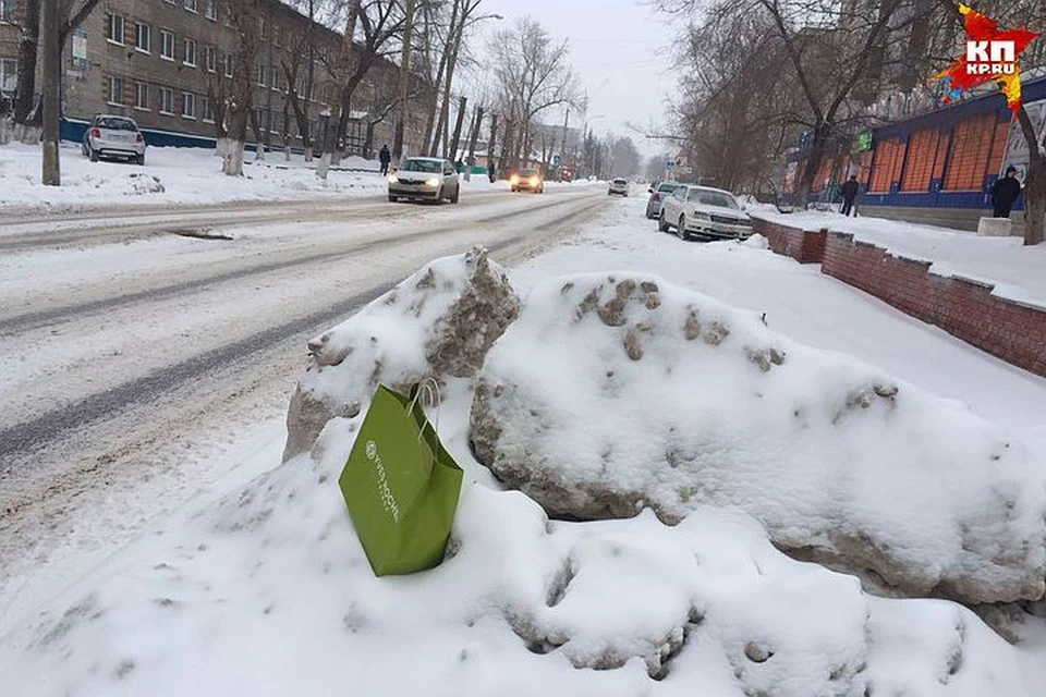 Барнаульцы пожаловались на плохую уборку дорог от снега