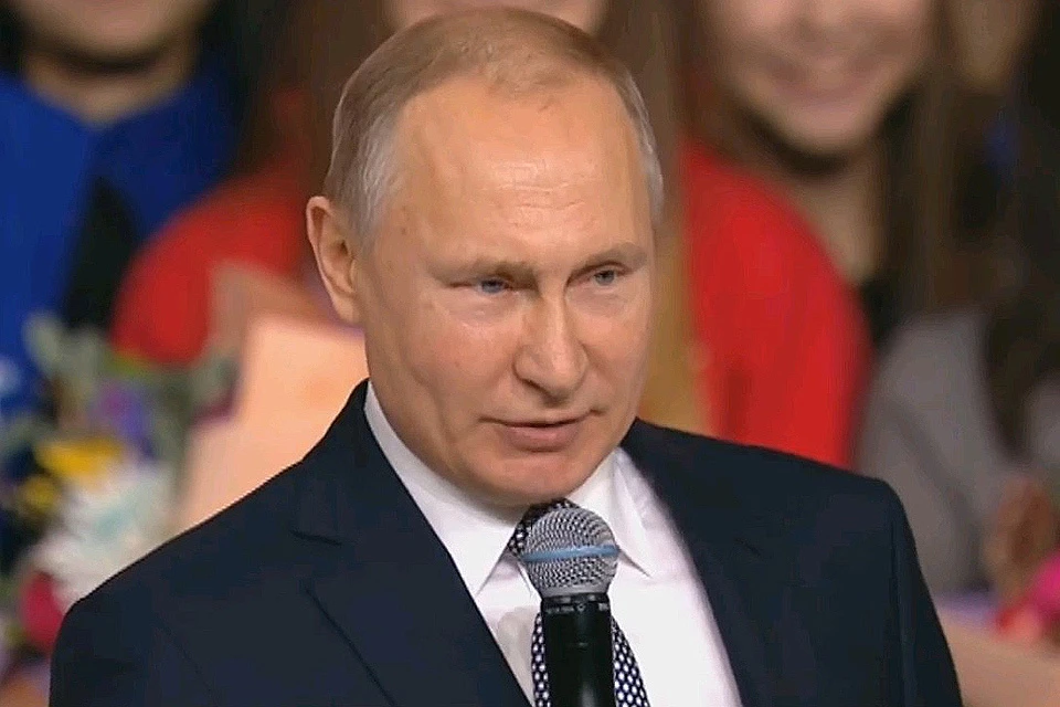 В Казани Владимир Путин поздравил студентов с Татьяниным днем.