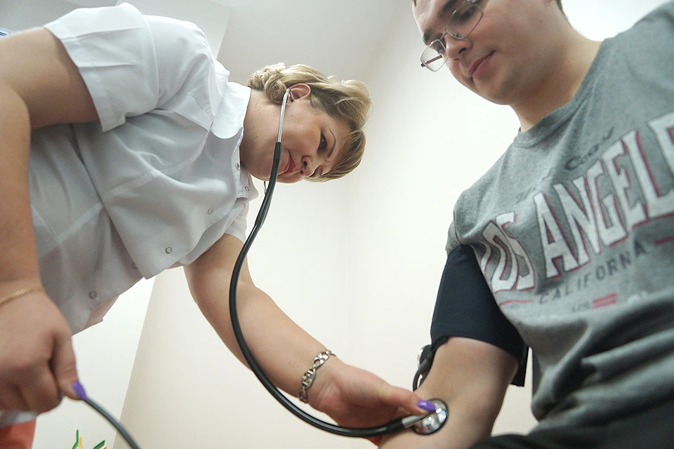Врачей обучат специальным словесным приемам, которые помогут убедить пациента лечиться.