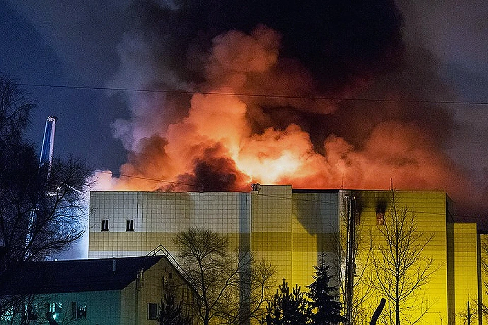 В результате пожара в торгово-развлекательном центре в Кемеров погибли десятки человек. Фото: Данил Айкин/ТАСС