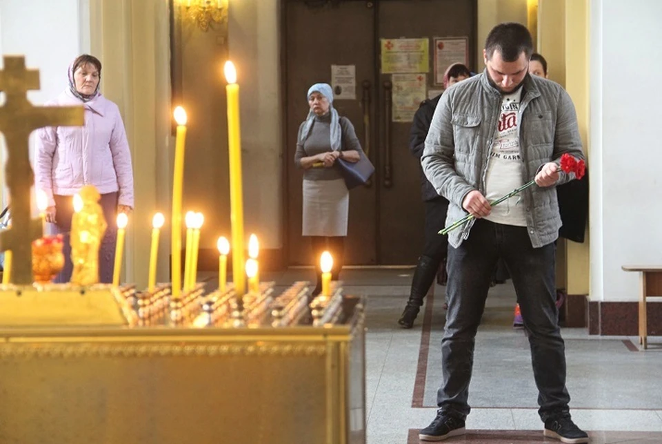 Сегодня. Владивосток. Молебен по жертвам кемеровской трагедии в Покровском храме.