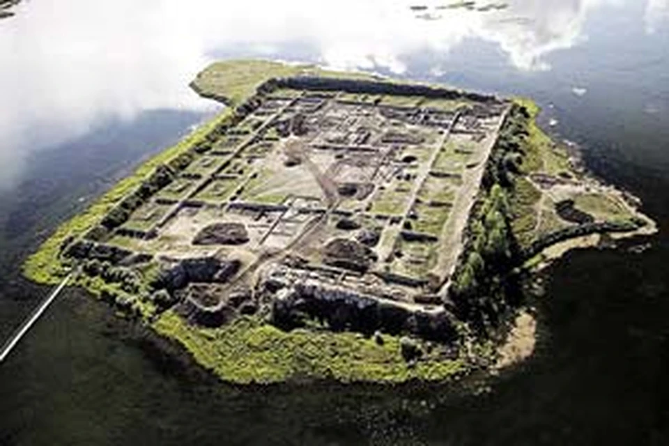 Крепость на острове была построена примерно 1200 лет назад.