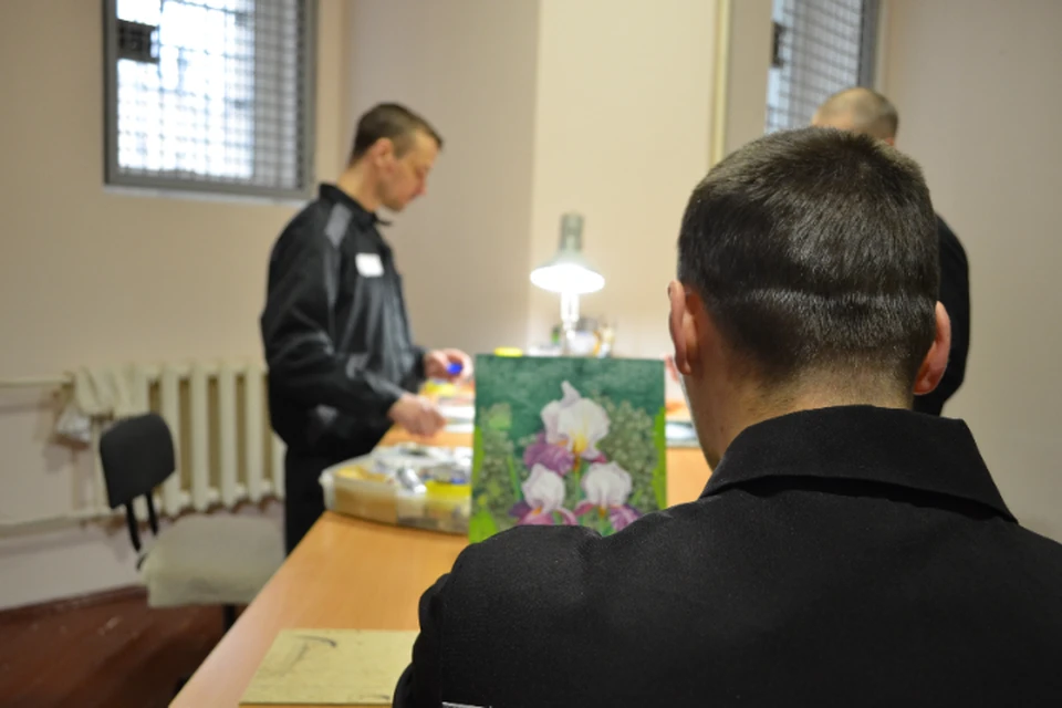 Опасные преступники пишут иконы в колонии «Снежинка» в Хабаровском крае