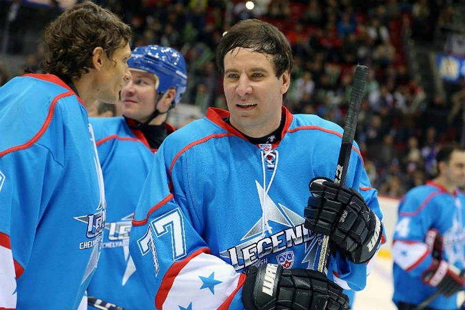 Михаил Юревич очень любил играть в хоккей.