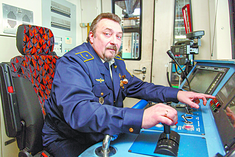Машинист электропоезда метро спб