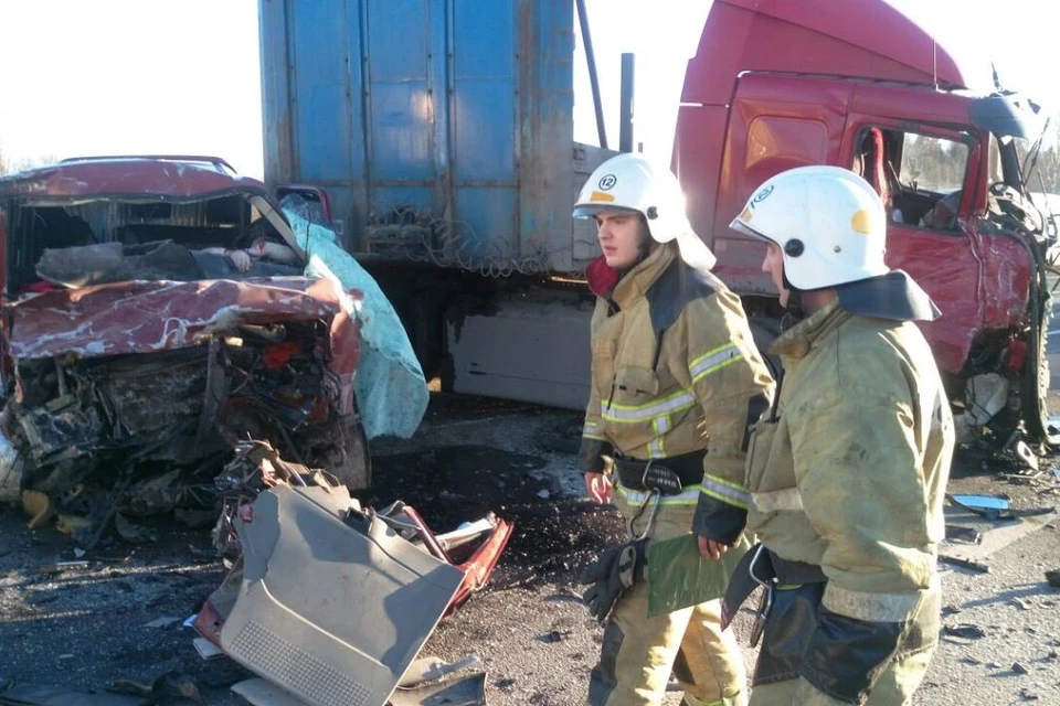 В жуткой аварии у села Царево Вологодской области погибли семь человек. Фото: @O_Kuvshinnikov