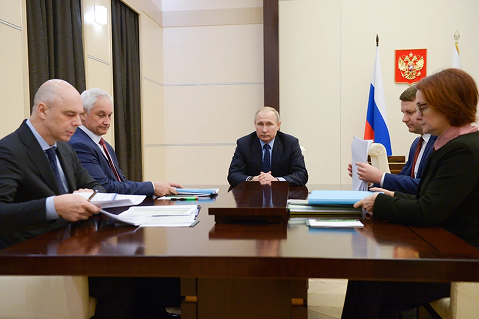 Владимир Путин провел в Ново-Огарево совещание с экономическим блоком правительства. Фото: Алексей Никольский/ТАСС
