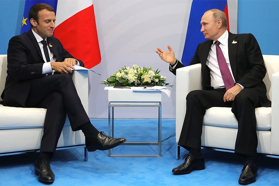 Переговоры Владимира Путина и Эммануэля Макрона летом 2017 года в Гамбурге.