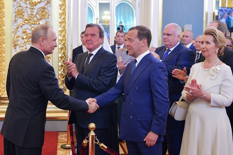 Владимир Путин и Дмитрий Медведев на церемонии инаугурации в Кремле