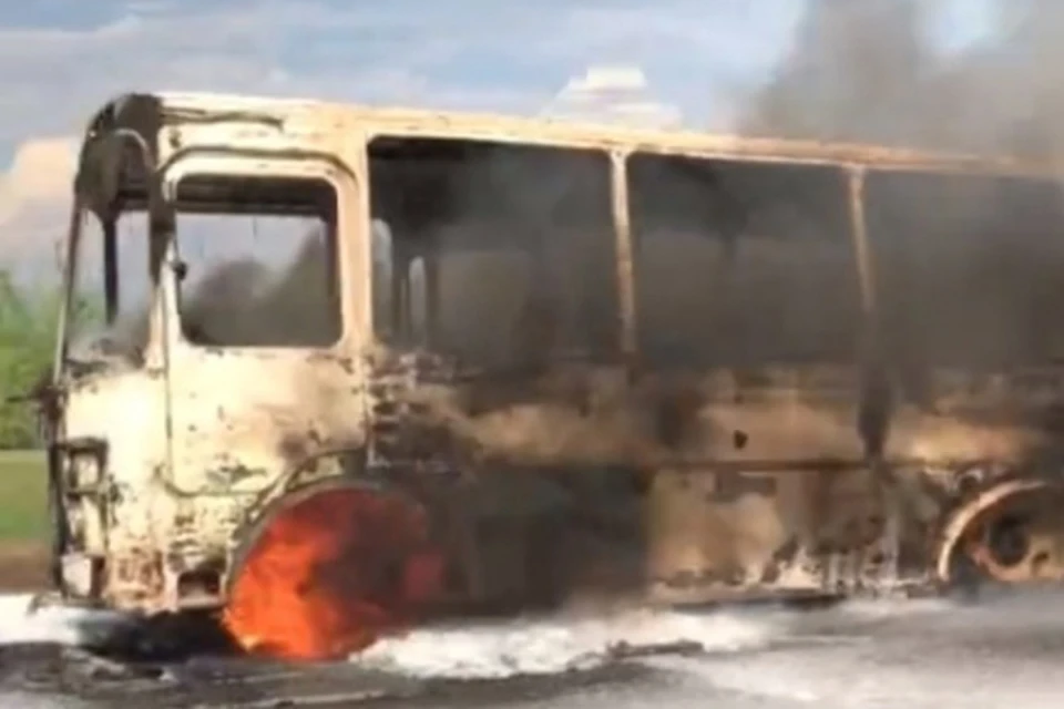 Автобус выгорел дотла