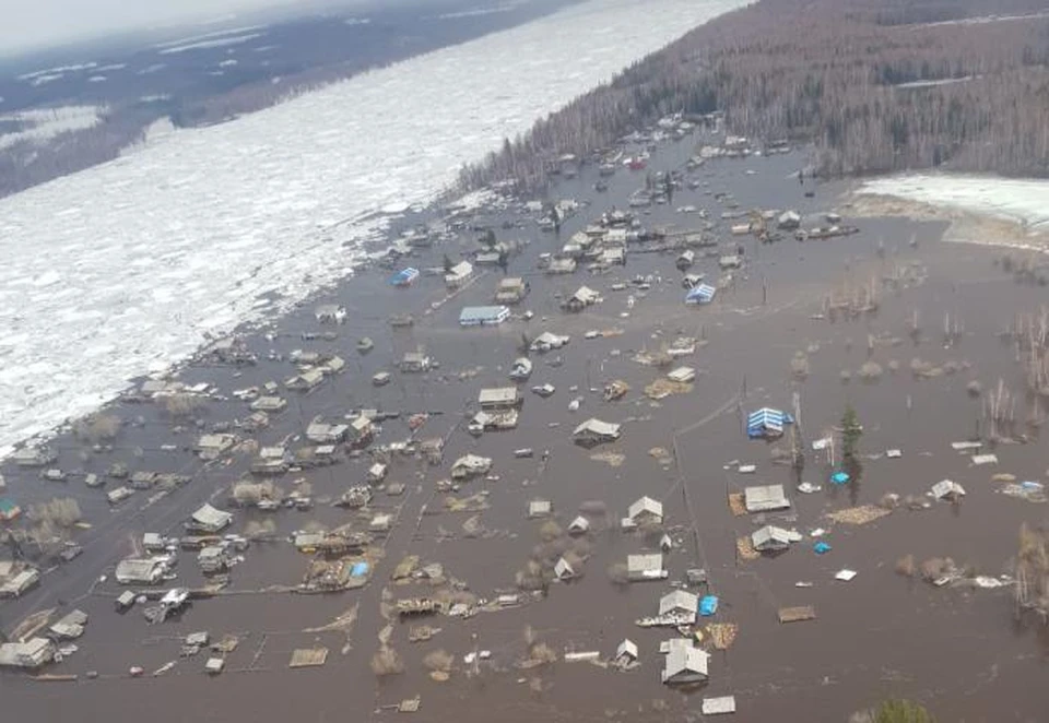 Село Кальвица Кобяйского района Якутии ушло под воду.