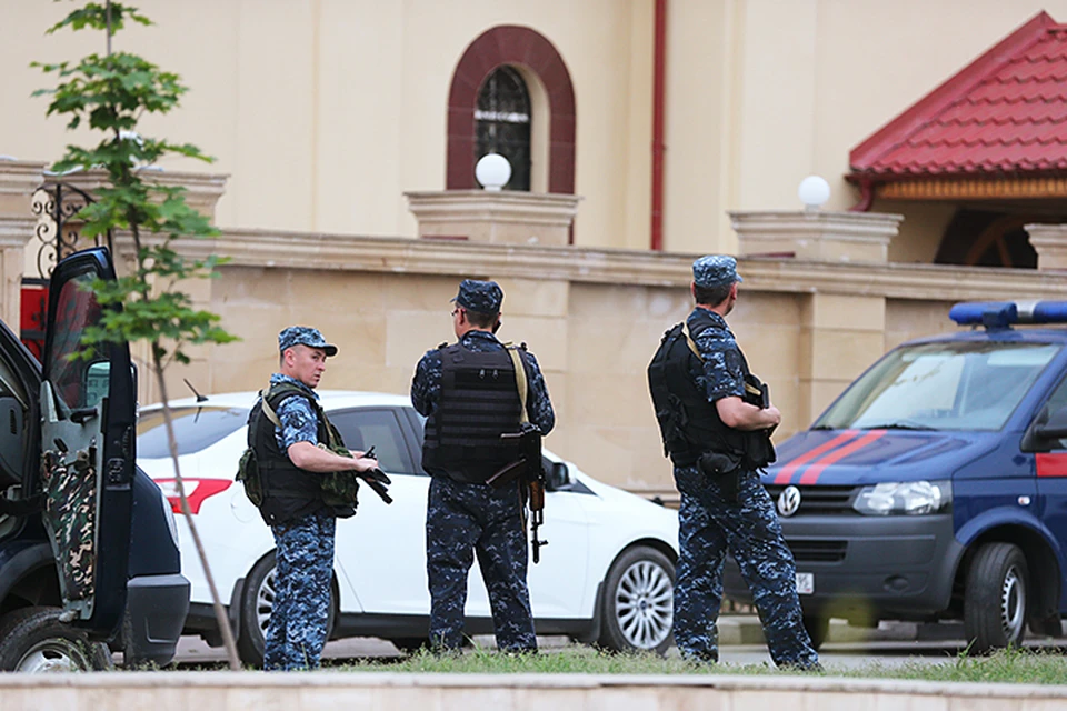 В результате инцидента погибли двое полицейских, которые охраняли храм. Фото: Елена Афонина/ТАСС