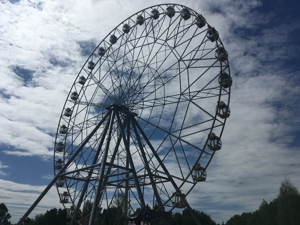 65-метровое колесо обозрения открыли за КЗЦ "Миллениум".