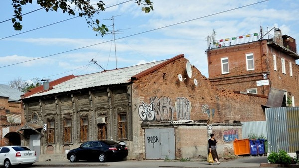 Самара уходит под землю? Около Музея городских легенд в центре города  провалился грунт - KP.RU