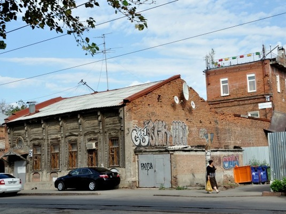 Самара уходит под землю? Около Музея городских легенд в центре города  провалился грунт - KP.RU