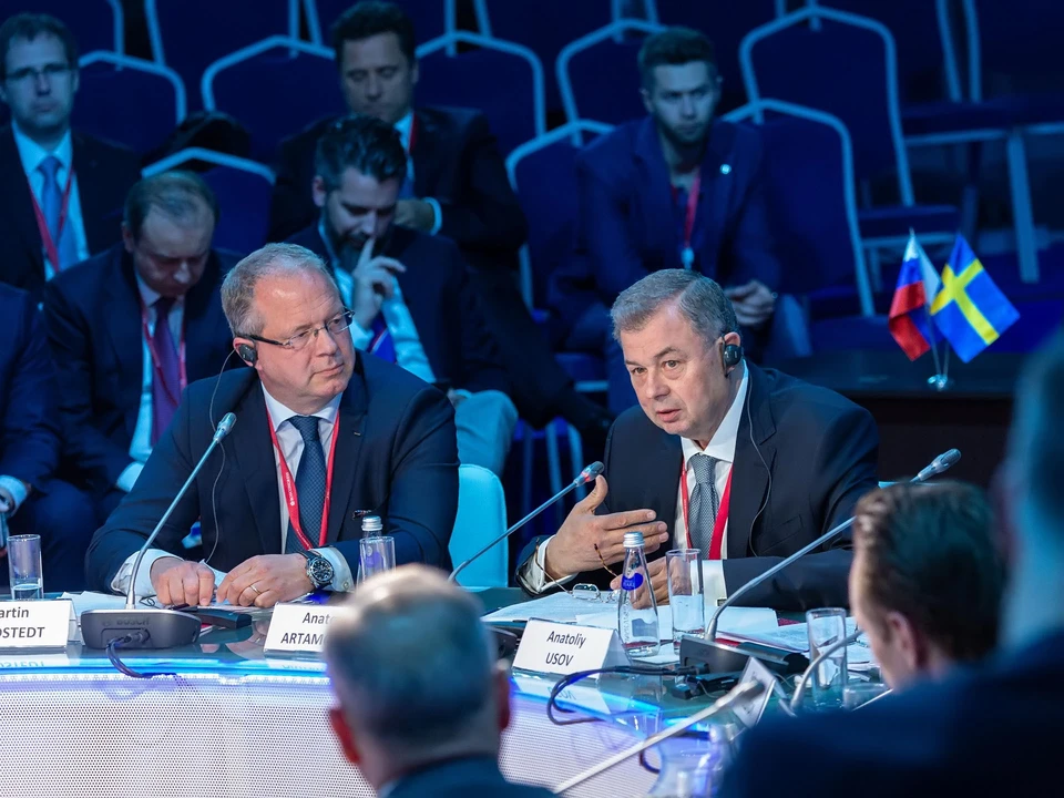 Анатолий Артамонов считает, что Калужской области обязательно посещать экономические форумы в Петербурге, Екатеринбурге и Сочи