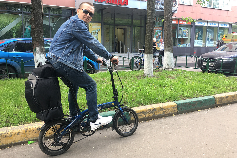 Олег Бобин и его уникальный велосипед.