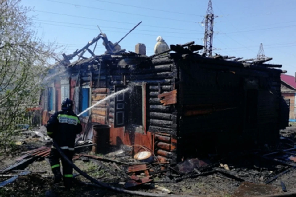 Огонь уничтожил имущество дачников на 800 тысяч рублей в Еврейской автономии